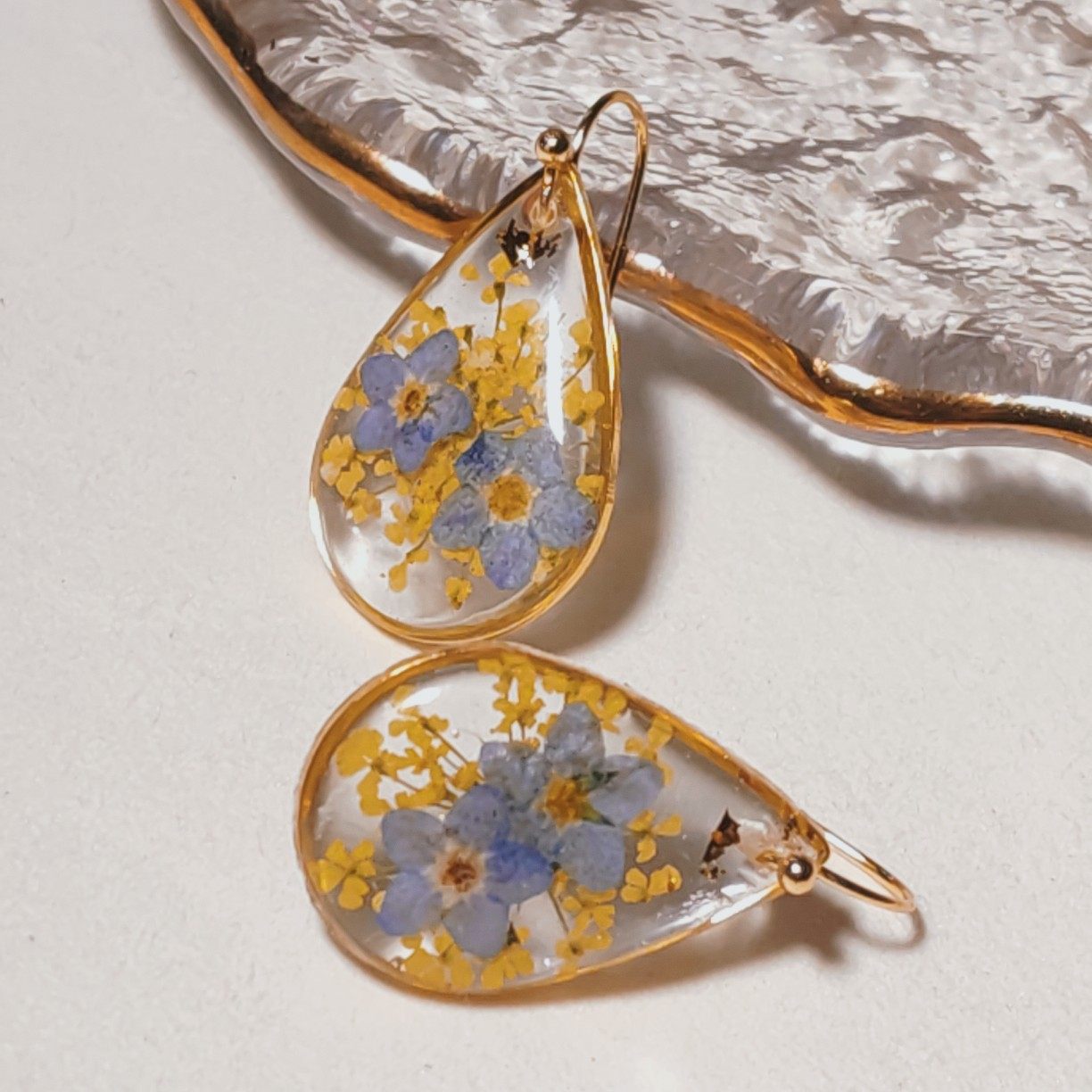 Verdanthands- Handmade Real Flower  Earrings Preserved Flower  Earrings