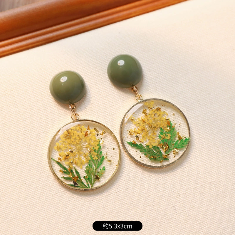 Verdanthands- Handmade Real flower  Stud Earrings, A beautiful and Ethereal Nature-inspired Design with Preserved Flowers.