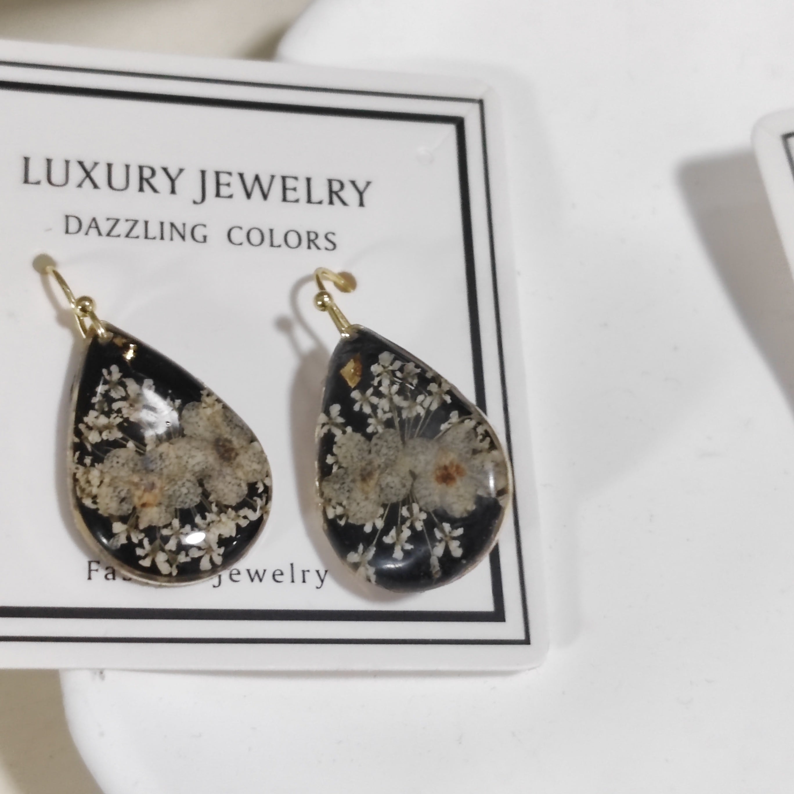 Verdanthands- Handmade Real Flower  Earrings Preserved Flower  Earrings