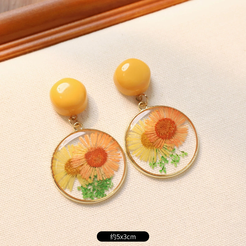 Verdanthands- Handmade Real flower  Stud Earrings, A beautiful and Ethereal Nature-inspired Design with Preserved Flowers.