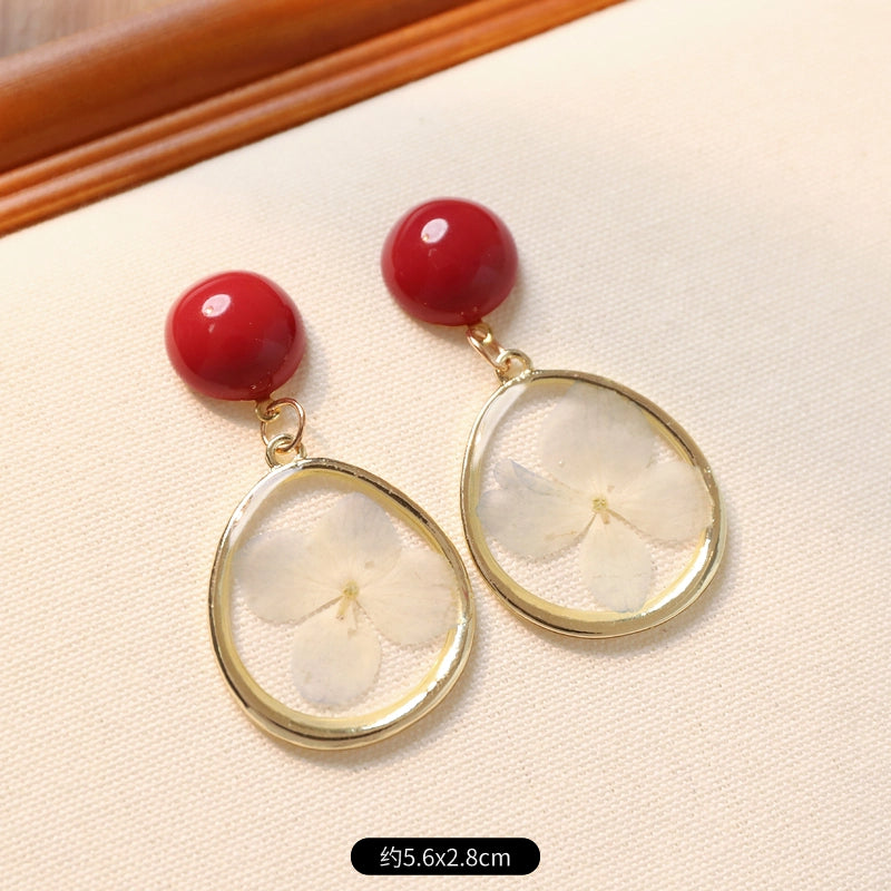 Verdanthands- Handmade Real flower  Stud Earrings, A beautiful and Ethereal Nature-inspired Design with Preserved Flowers.