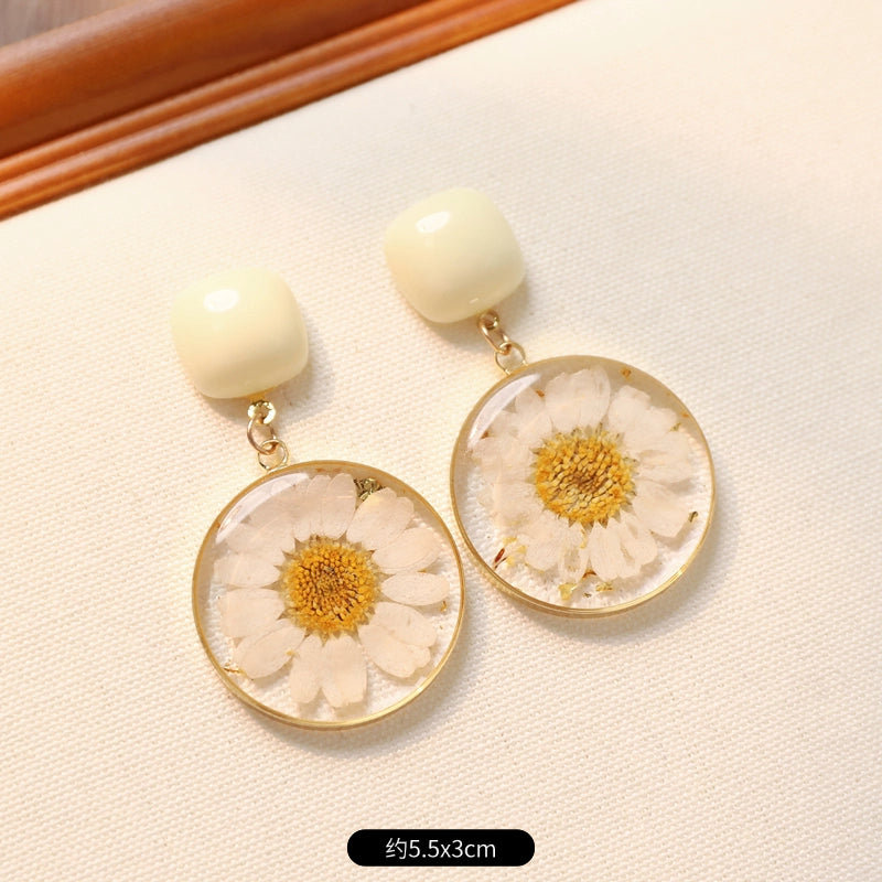 Verdanthands- Handmade Real flower  Stud Earrings, A beautiful and Ethereal Nature-inspired Design with Preserved Flowers.